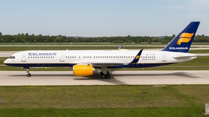 Photo of TF-FIP - Boeing 757-208 operated by Icelandair