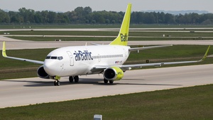 Photo of YL-BBY - Boeing 737-36Q operated by airBaltic