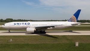 Photo of N798UA - Boeing 777-222(ER) operated by United Airlines