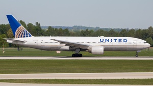 Photo of N798UA - Boeing 777-222(ER) operated by United Airlines