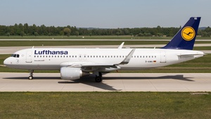 Photo of D-AIWA - Airbus A320-214 operated by Lufthansa