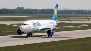 Photo of D-AICH - Airbus A320-212 operated by Condor