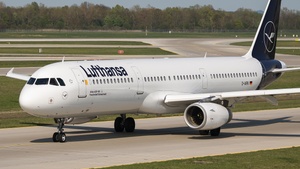 Photo of D-AIRK - Airbus A321-131 operated by Lufthansa