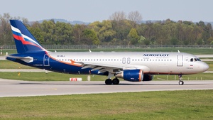 Photo of VQ-BEJ - Airbus A320-214 operated by Aeroflot