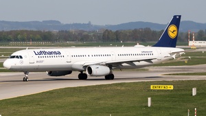 Photo of D-AIDD - Airbus A321-231 operated by Lufthansa