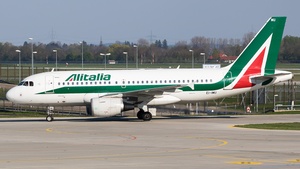 Photo of EI-IMU - Airbus A319-111 operated by Alitalia