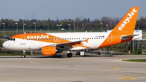 Photo of G-EZDM - Airbus A319-111 operated by easyJet