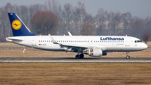 Photo of D-AIUZ - Airbus A320-214 operated by Lufthansa