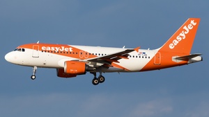 Photo of OE-LQN - Airbus A319-111 operated by easyJet Europe