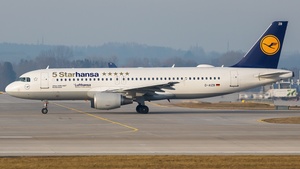 Photo of D-AIZB - Airbus A320-214 operated by Lufthansa