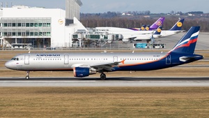 Photo of VQ-BEF - Airbus A321-211 operated by Aeroflot