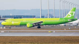 Photo of VQ-BQJ - Airbus A321-211 operated by S7 Airlines