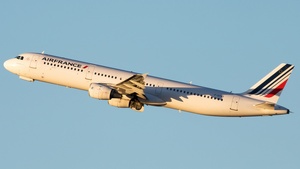 Photo of F-GTAT - Airbus A321-212 operated by Air France