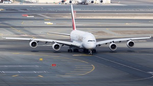 Photo of A6-EDO - Airbus A380-861 operated by Emirates