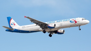 Photo of VQ-BCX - Airbus A321-211 operated by Ural Airlines