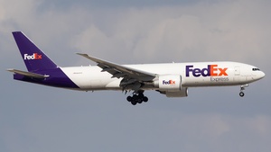Photo of N842FD - Boeing 777-FHT operated by FedEx