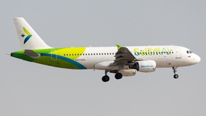 Photo of A4O-OVA - Airbus A320-214 operated by SalamAir