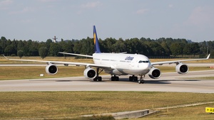 Photo of D-AIHY - Airbus A340-642 operated by Lufthansa