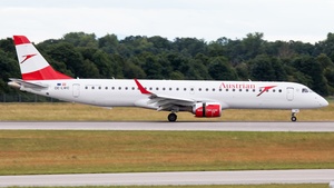 Photo of OE-LWC - Embraer ERJ-195LR operated by Austrian Airlines