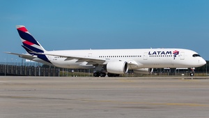 Photo of A7-AMD - Airbus A350-941 operated by Qatar Airways (opb LATAM Airlines Brasil)