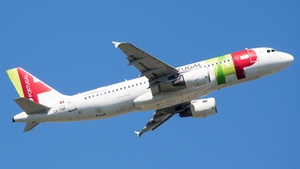 Photo of CS-TQD - Airbus A320-214 operated by TAP Air Portugal