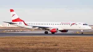 Photo of OE-LWD - Embraer ERJ-195LR operated by Austrian Airlines