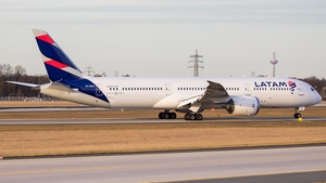 Photo with serial 35317 - Boeing 787-9 Dreamliner