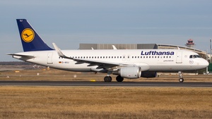 Photo of D-AIUJ - Airbus A320-214 operated by Lufthansa