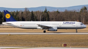 Photo of D-AIRC - Airbus A321-131 operated by Lufthansa