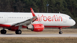 Photo of D-ABCQ - Airbus A321-211 operated by Air Berlin