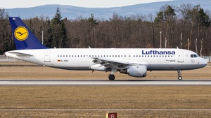 Photo of D-AIQU - Airbus A320-211 operated by Lufthansa