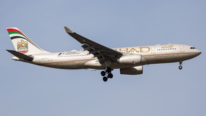 Photo of A6-EYR - Airbus A330-243 operated by Etihad Airways