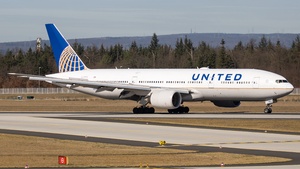 Photo of N223UA - Boeing 777-222(ER) operated by United Airlines