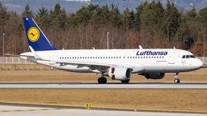 Photo of D-AIUE - Airbus A320-214 operated by Lufthansa