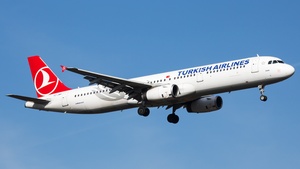 Photo of TC-JMH - Airbus A321-231 operated by Turkish Airlines