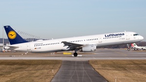 Photo of D-AIDB - Airbus A321-231 operated by Lufthansa