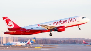 Photo of D-ABFE - Airbus A320-214 operated by Air Berlin