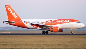 Photo of G-EZDN - Airbus A319-111 operated by easyJet