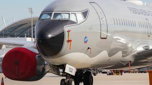 Boeing 737-732