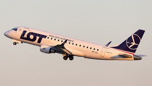 Photo of SP-LIL - Embraer ERJ-175LR operated by LOT Polish Airlines