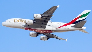 Photo of A6-EDQ - Airbus A380-861 operated by Emirates