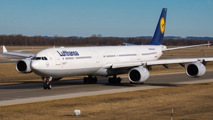 Photo of D-AIHE - Airbus A340-642 operated by Lufthansa