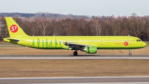 Photo of VQ-BQJ - Airbus A321-211 operated by S7 Airlines