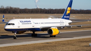 Photo of TF-ISJ - Boeing 757-256 operated by Icelandair