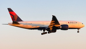 Boeing 777-232(LR)