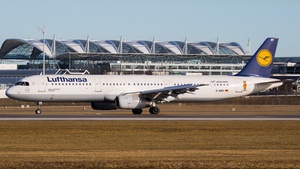 Photo of D-AIRY - Airbus A321-131 operated by Lufthansa