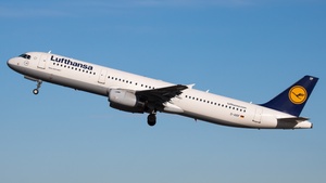 Photo of D-AIDF - Airbus A321-231 operated by Lufthansa
