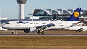 Photo of D-AIZF - Airbus A320-214 operated by Lufthansa