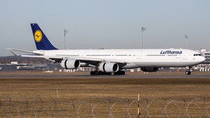 Photo of D-AIHW - Airbus A340-642 operated by Lufthansa