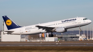Photo of D-AIZH - Airbus A320-214 operated by Lufthansa